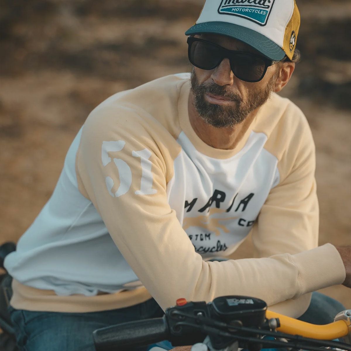 Maria Riding Company｜ドリフター サマー スウェットシャツ｜イエロー×ホワイト｜モデル着用