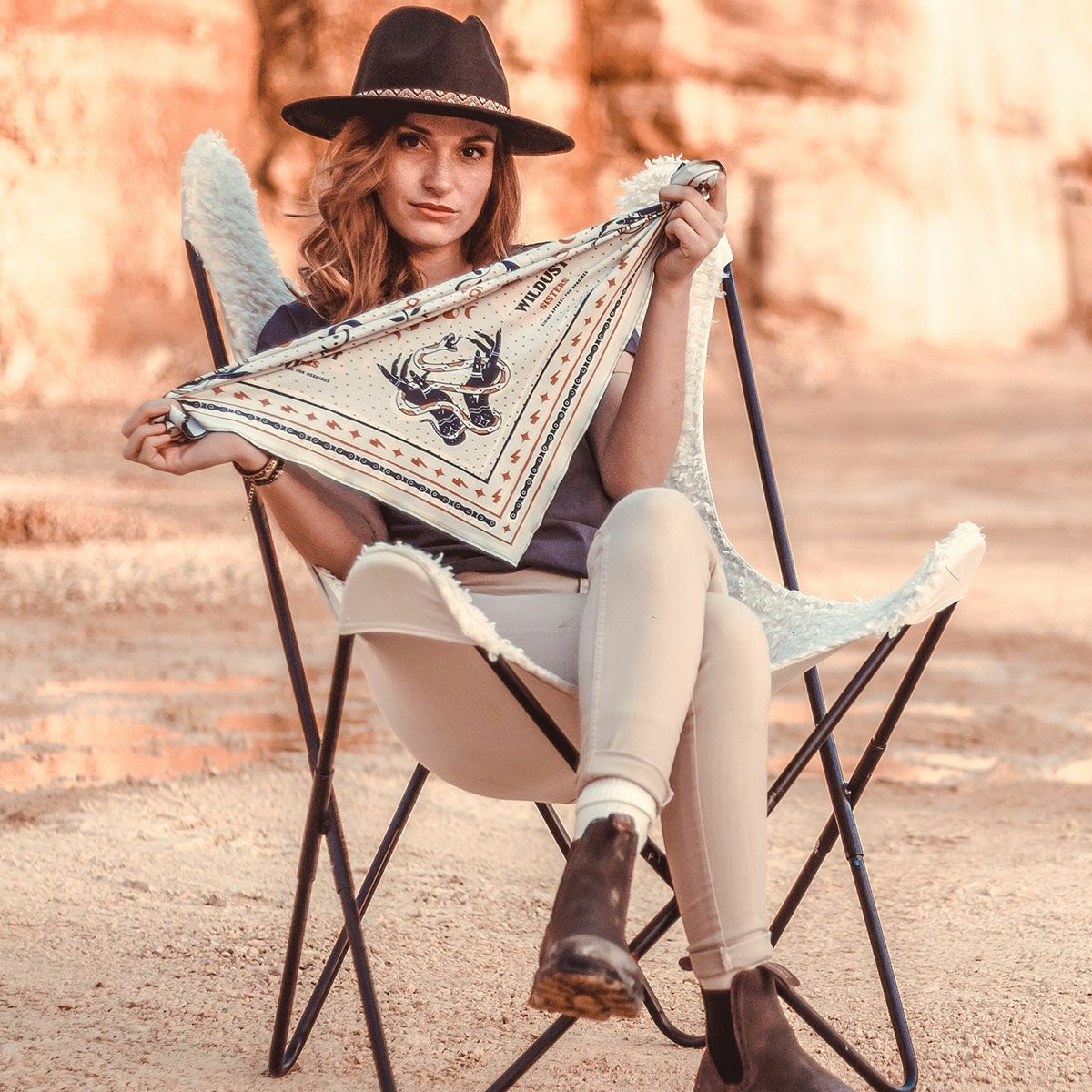 WILDUST｜モト スカーフ｜その他雑貨｜Born Wild｜モデル着用