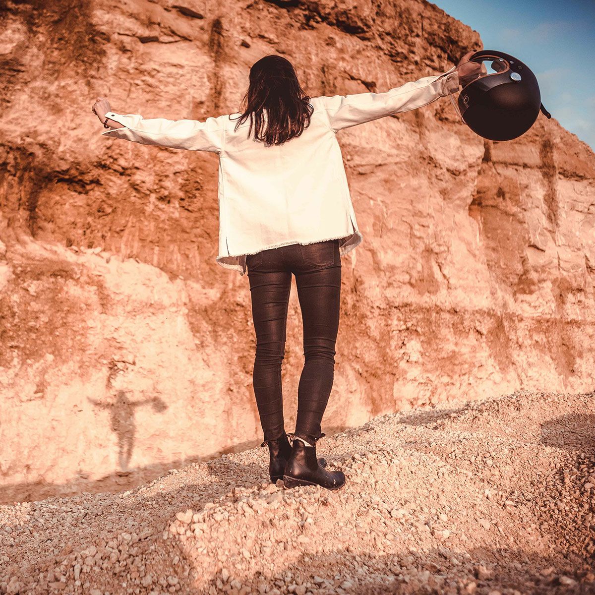 WILDUST｜アーマリス モト ジャケット｜ファブリック｜ホワイト｜モデル着用