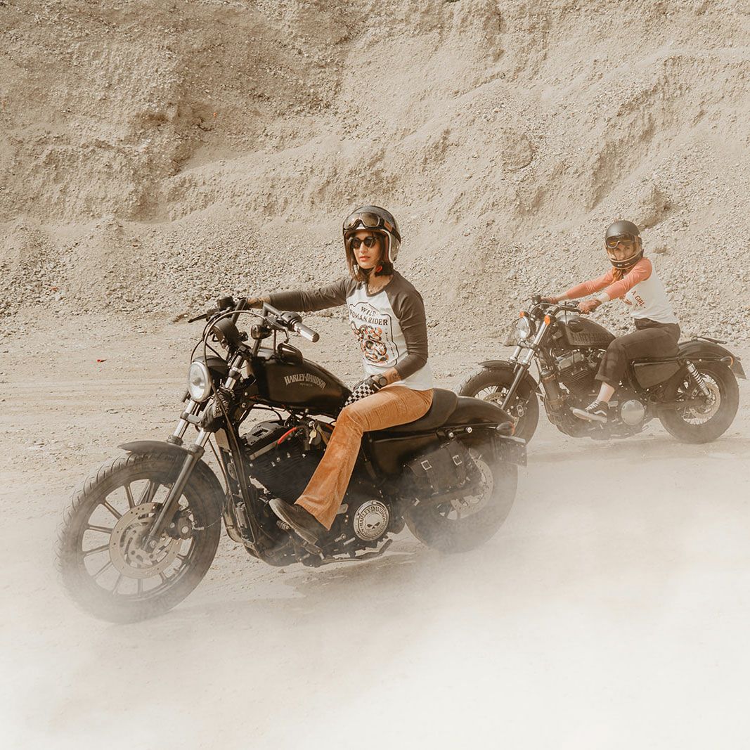 WILDUST｜ベースボール Tシャツ ワイルド WMN ライダー｜ロングスリーブ｜アイボリー×ブラック｜モデル着用