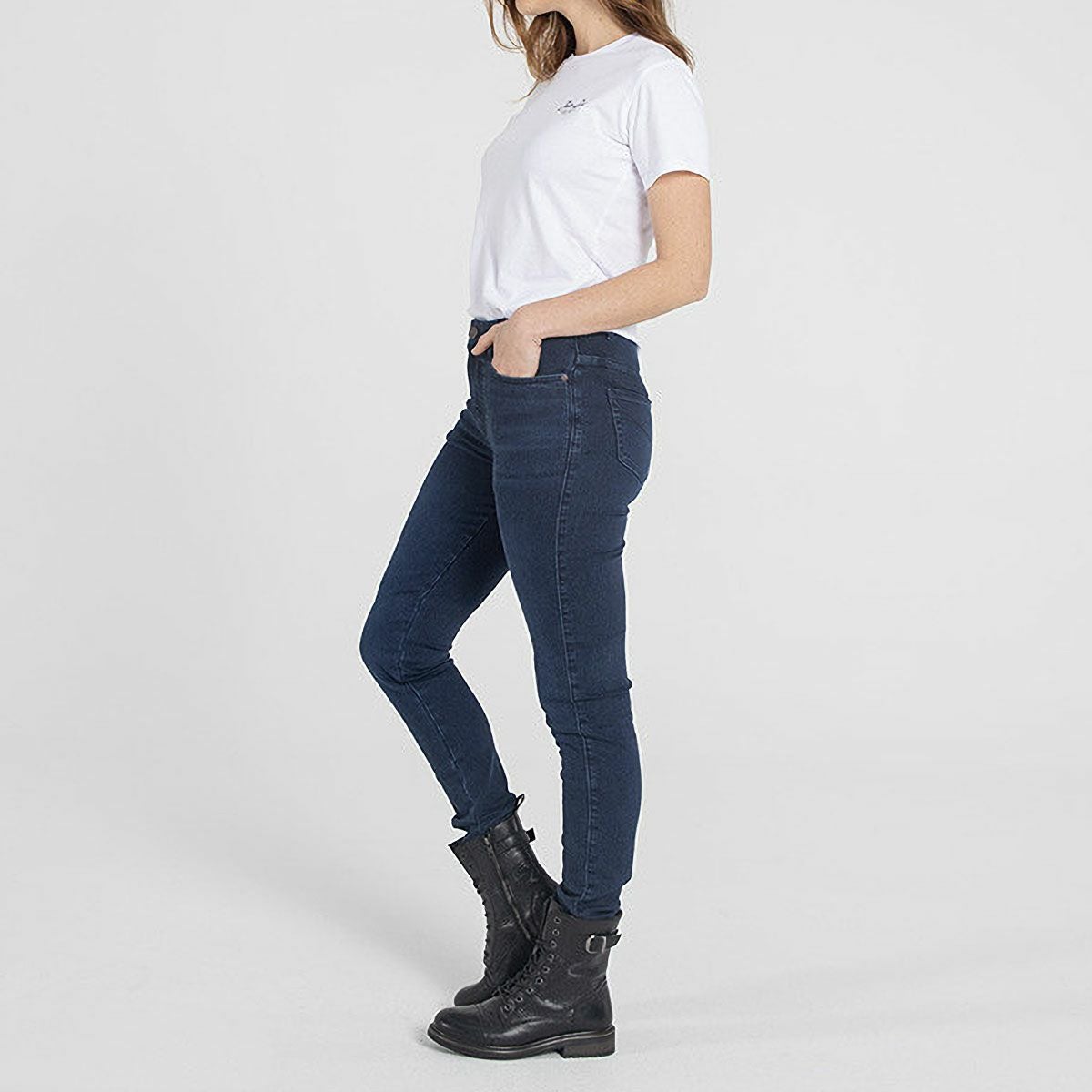 John Doe｜ルビー ジーンズ ウーマン｜デニム｜インディゴ｜モデル着用