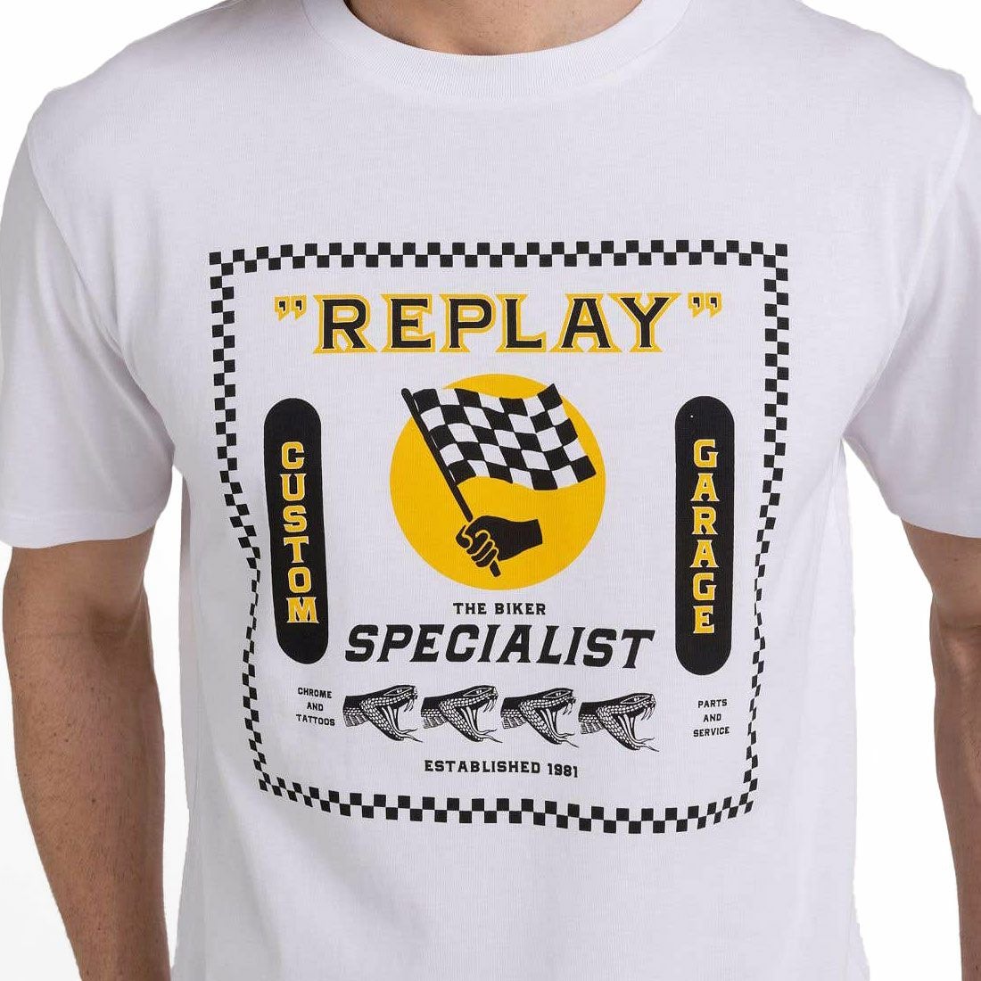 Replay｜バイカープリント クルーネック Tシャツ｜ホワイト｜モデル着用