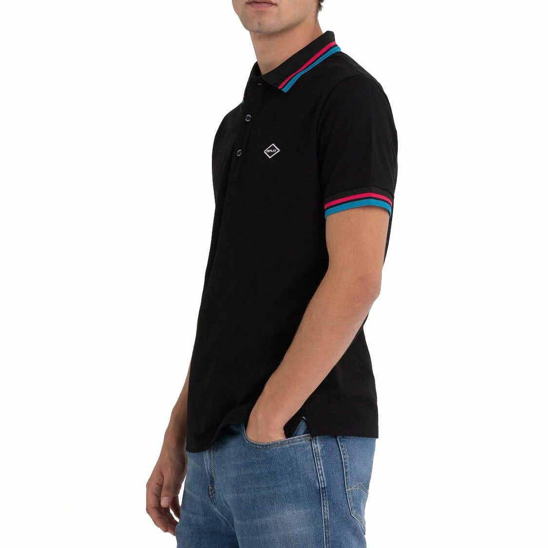 Replay｜コントラストカラーエッジ ポロシャツ｜ブラック｜モデル着用