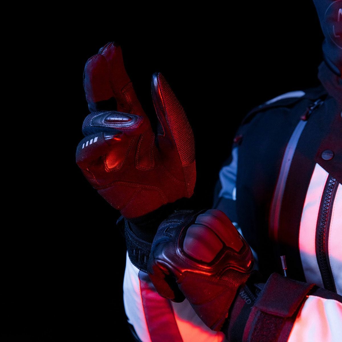 SPIDI｜NKD H2アウト グローブ｜3シーズン｜ブラック｜モデル着用