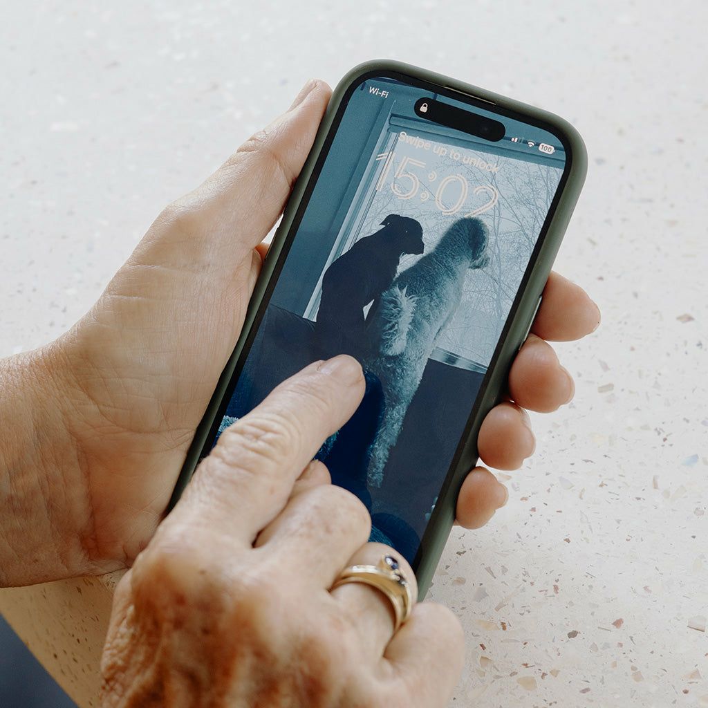 Peak Design｜エブリデイケース iPhone15 Pro V2｜その他雑貨｜使用イメージ