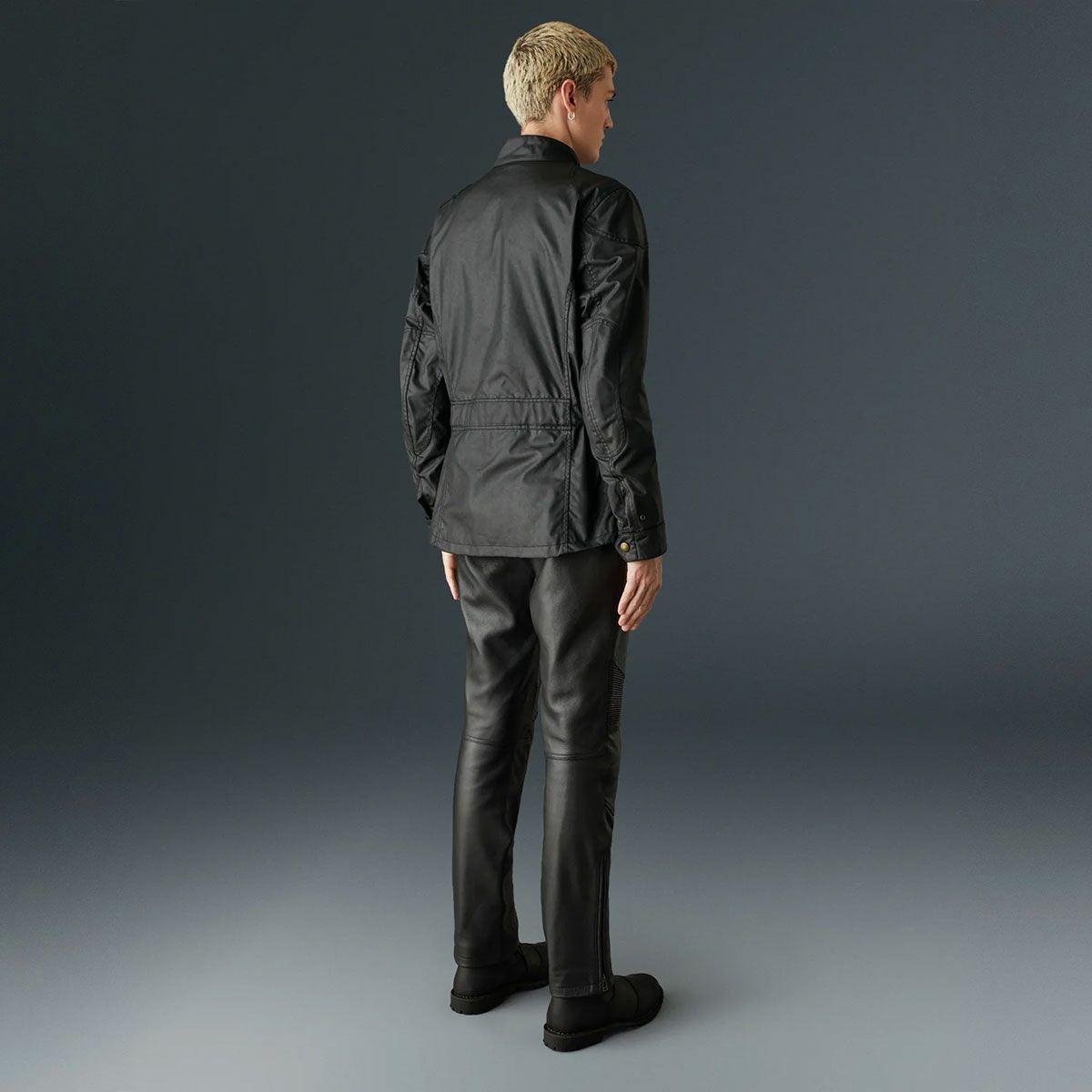 BELSTAFF｜クロスビー モーターサイクル ジャケット｜ファブリック｜ブラック｜モデル着用