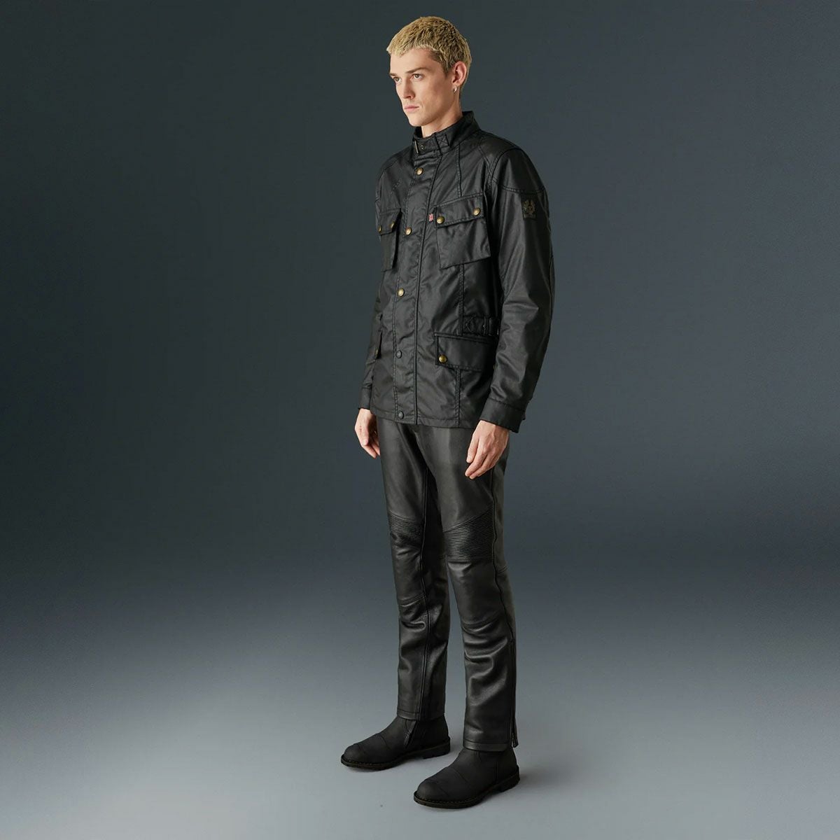 BELSTAFF｜クロスビー モーターサイクル ジャケット｜ファブリック｜ブラック｜モデル着用
