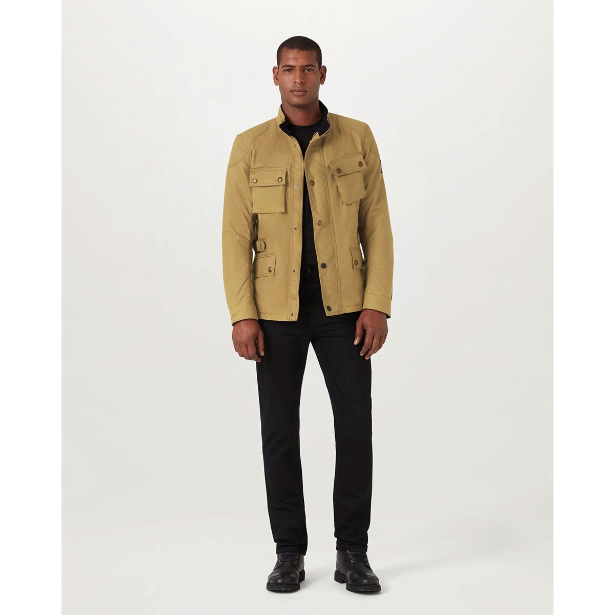BELSTAFF｜クロスビー モーターサイクル ジャケット｜ファブリック｜サンド｜モデル着用