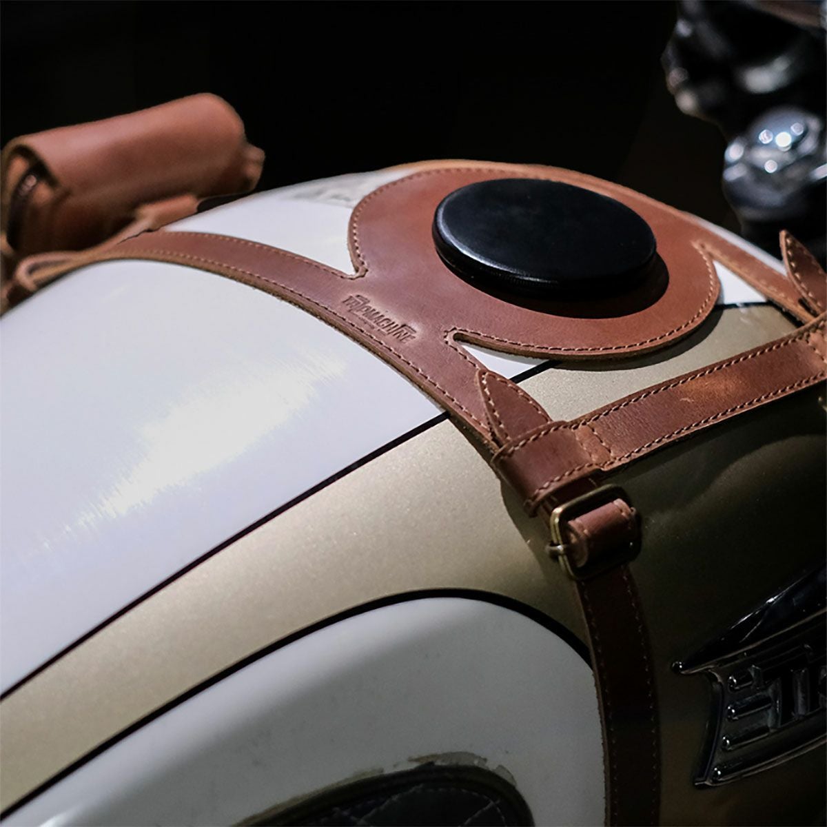 Trip Machine｜タンク ストラップ（ライトサイドキャップ用）｜その他雑貨｜コニャック｜使用イメージ