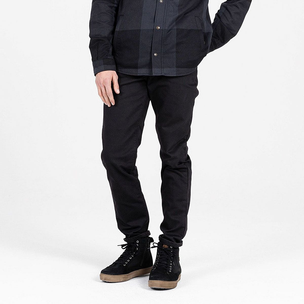 John Doe｜クラシック テーパード｜デニム｜ブラック｜モデル着用