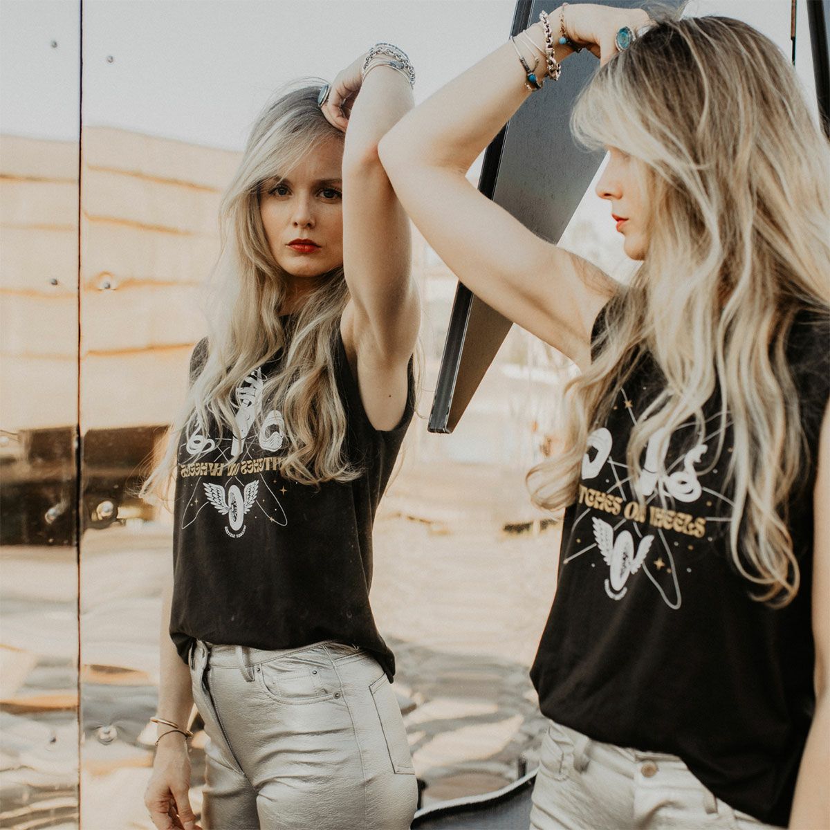 WILDUST｜ウイッチ Tシャツ｜ブラック｜モデル着用