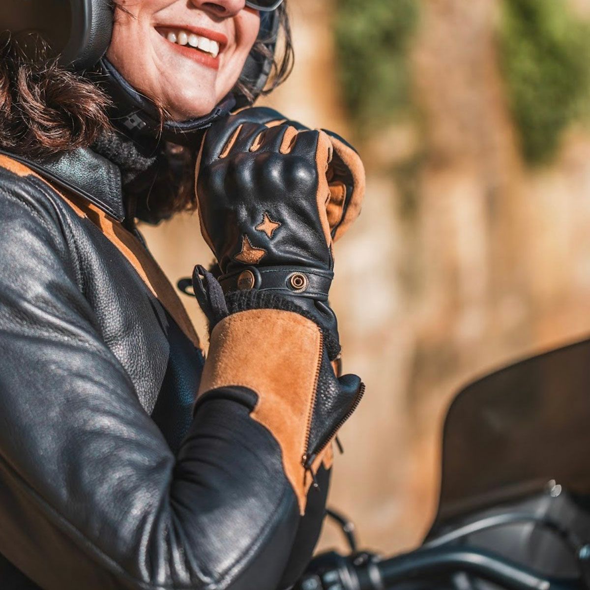 WILDUST｜KP クラシック レザー グローブ｜3シーズン｜ブラック｜モデル着用