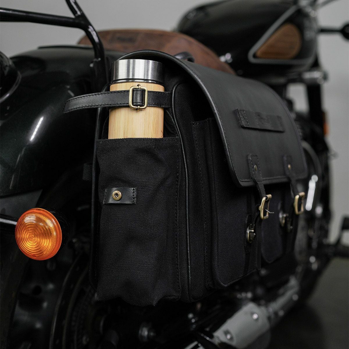 Trip Machine｜エクスペディション サドルバッグ （左右ペア）｜サイドバッグ｜ブラック｜使用イメージ