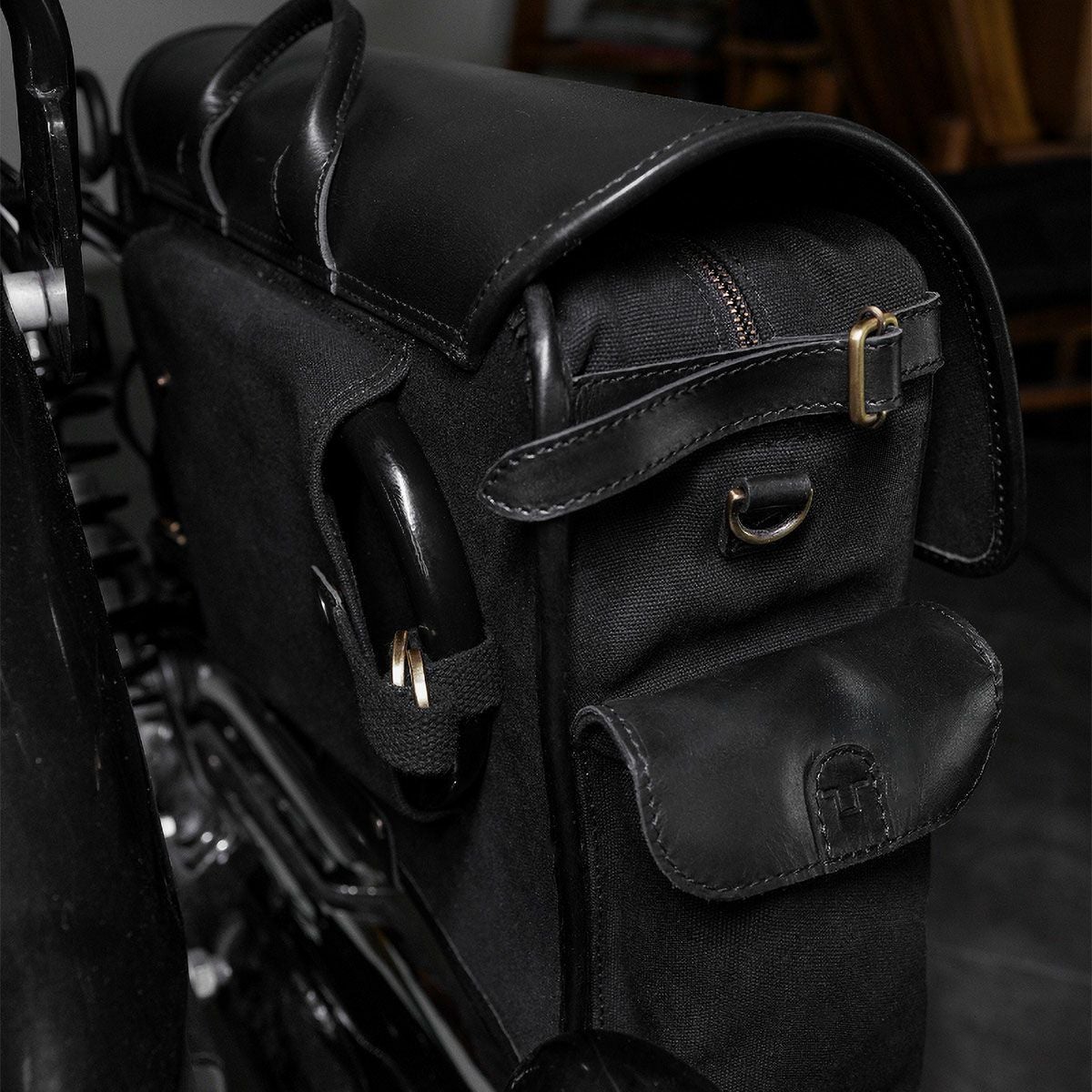 Trip Machine｜エクスペディション サドルバッグ｜サイドバッグ｜ブラック｜使用イメージ