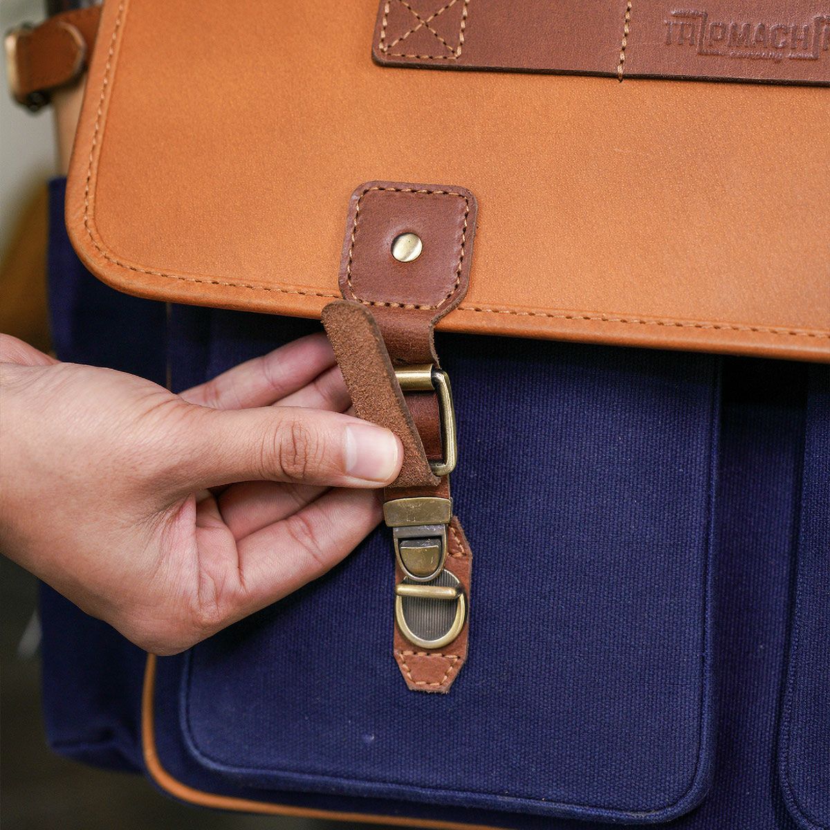 Trip Machine｜エクスペディション サドルバッグ｜サイドバッグ｜ブルー×タン｜使用イメージ