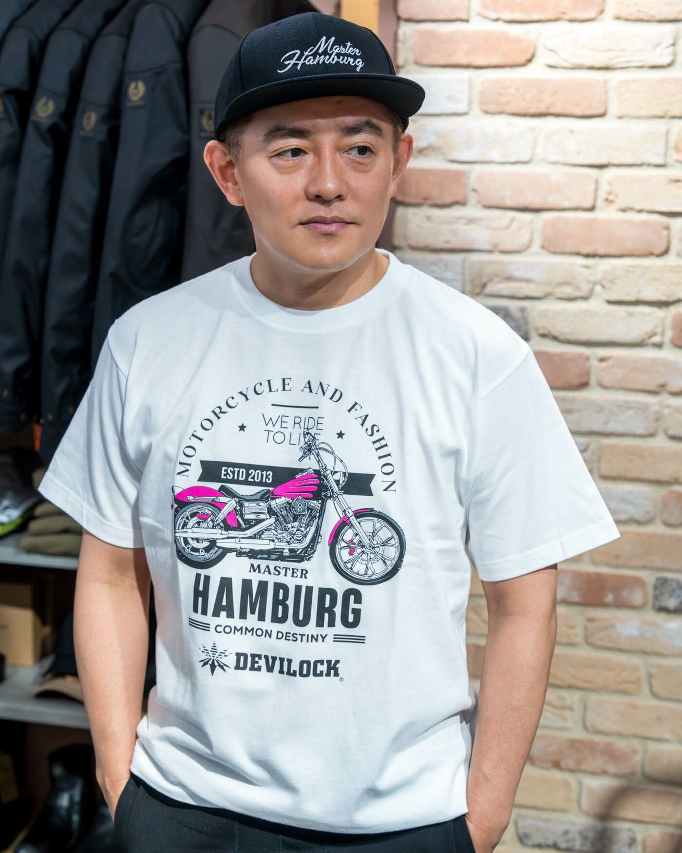 ハンバーグ師匠 x DEVILOCK｜Master Hamburg CAP｜帽子｜ブラック｜モデル着用