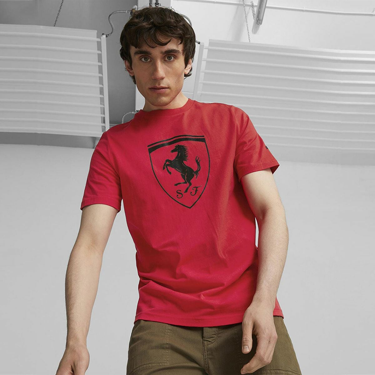 フェラーリ RACE TONAL ビッグ シールド Tシャツ | モトーリモーダ公式