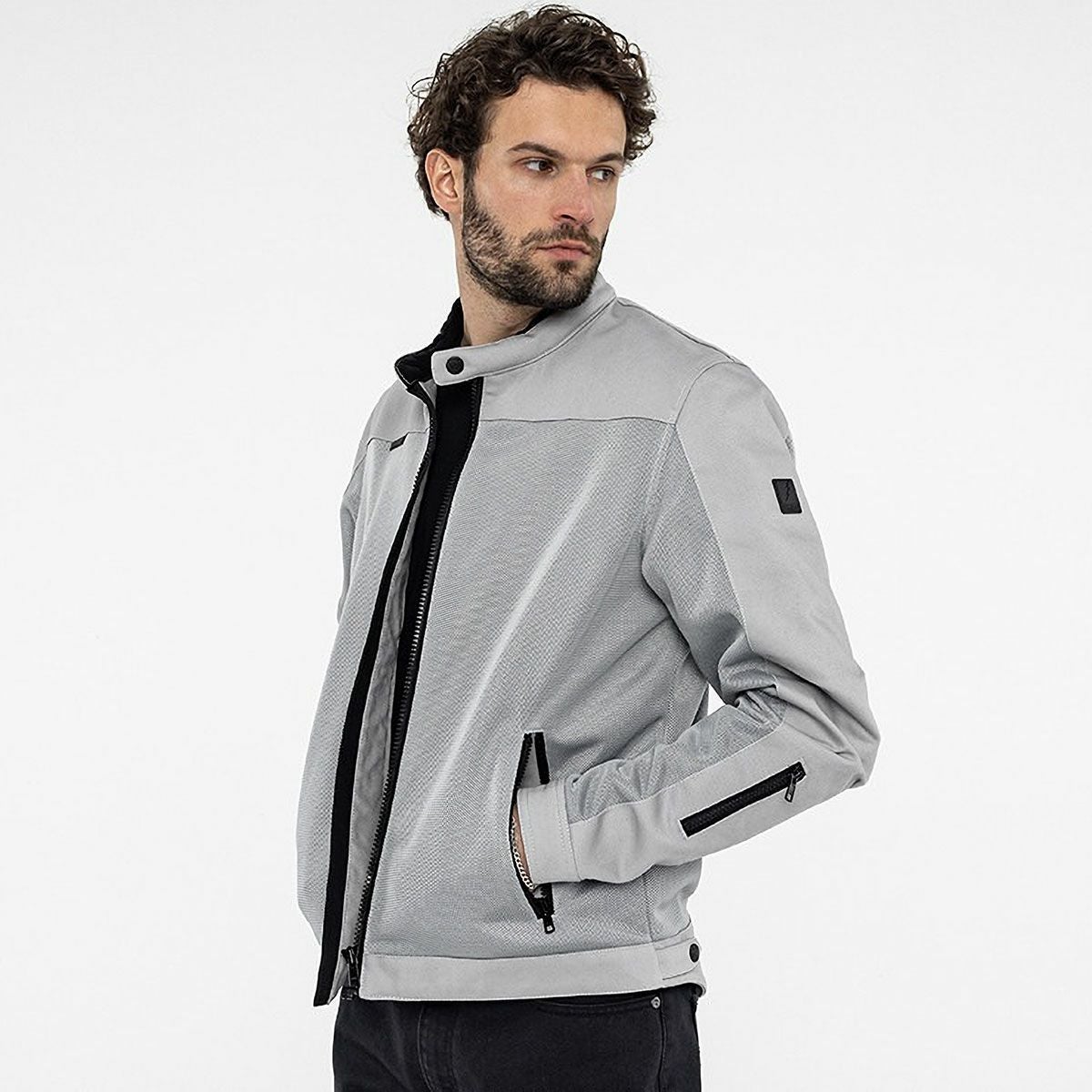 John Doe｜エアロ メッシュ ジャケット｜アークテックホワイト｜モデル着用