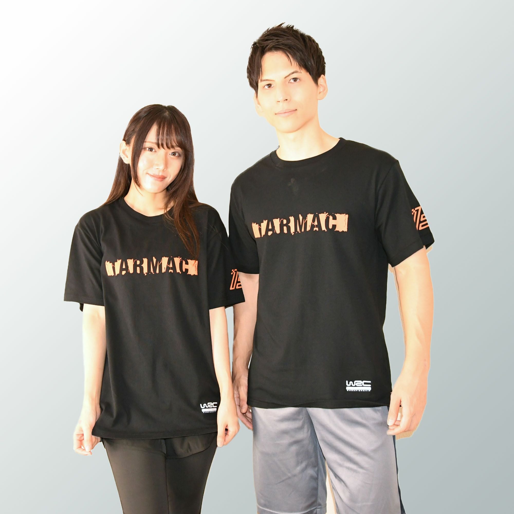 WRC｜WRC TARMAC Tシャツ｜ブラック｜モデル着用