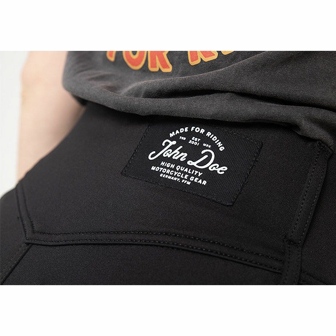 John Doe｜ジェギー ウーマン｜デニム｜ブラック｜モデル着用