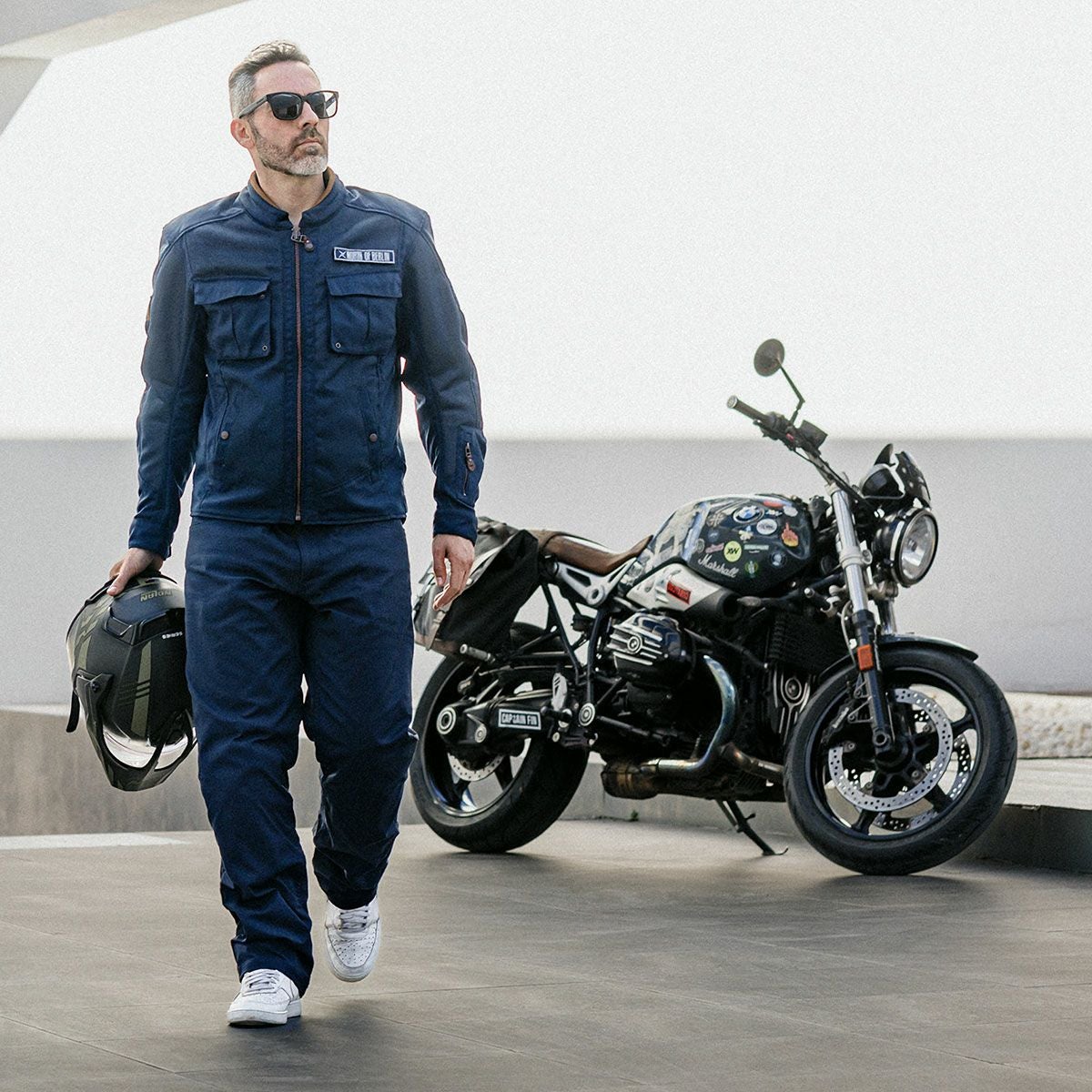 North of Berlin｜ウィングマン パンツ｜ネイビー｜モデル着用