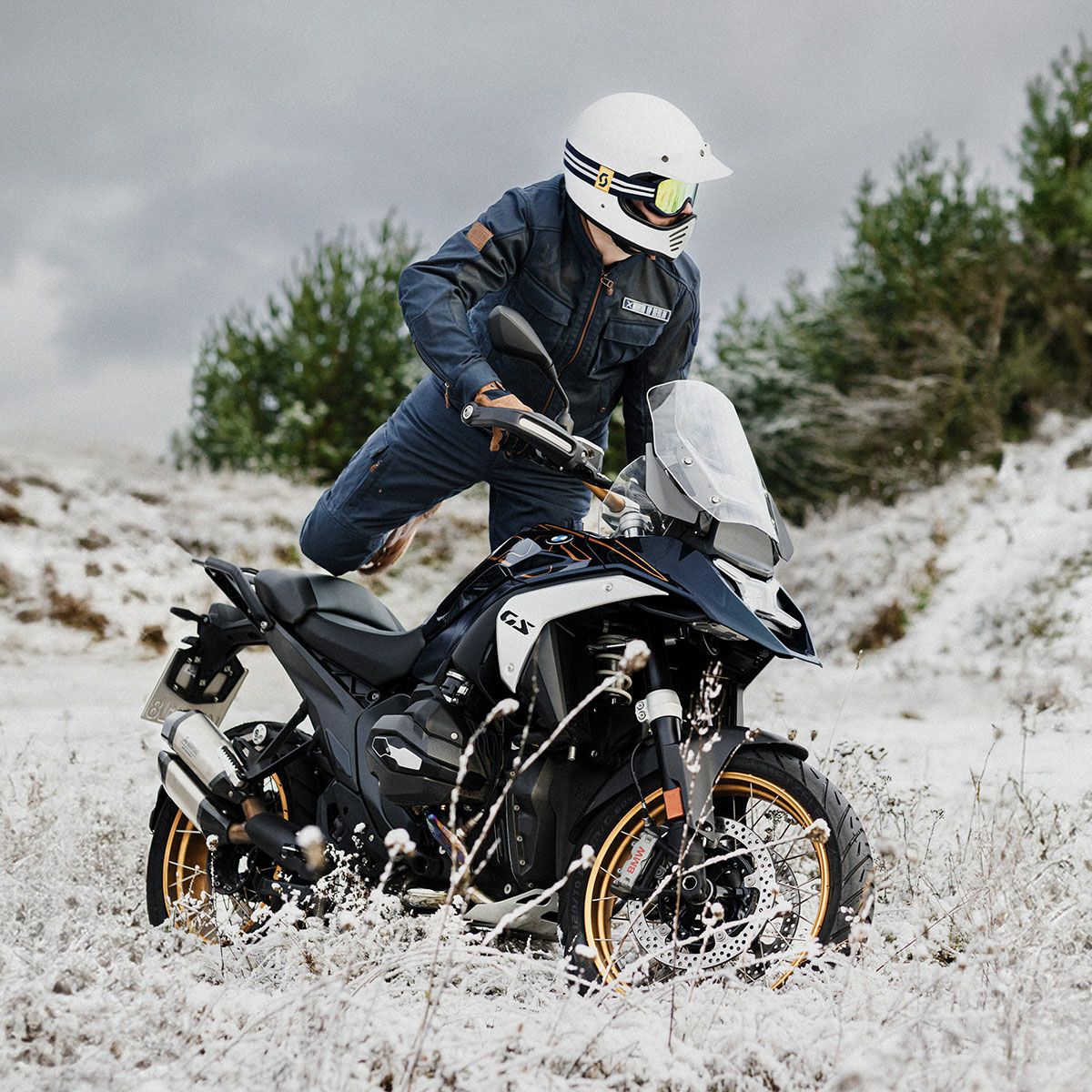 North of Berlin｜デザーティフィケーション ジャケット｜ファブリック｜ネイビー｜モデル着用