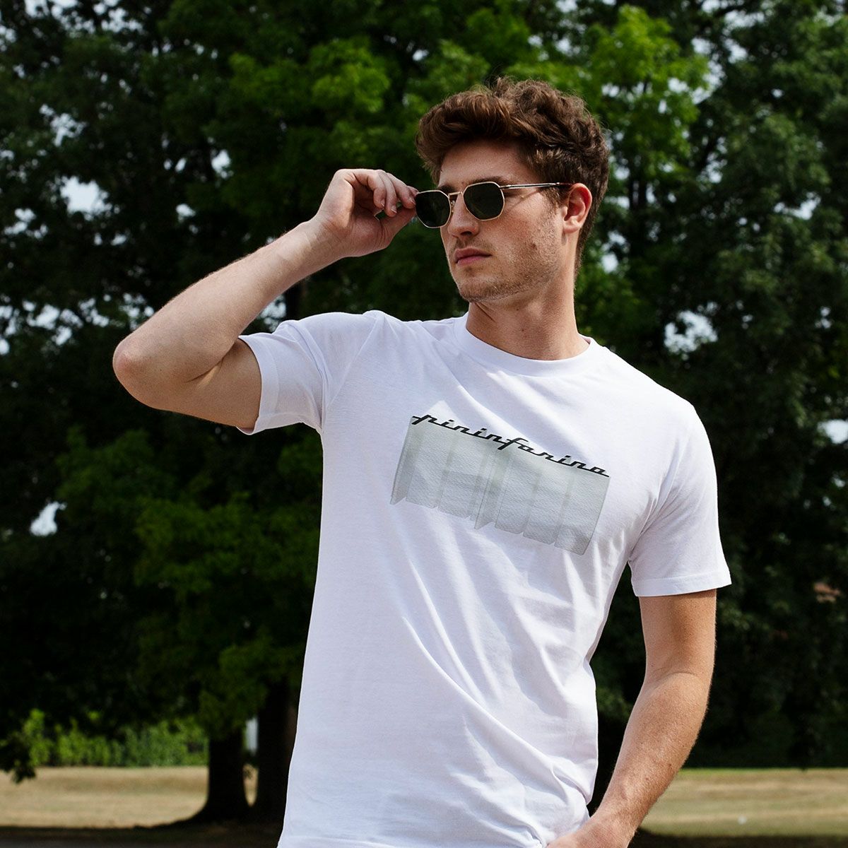 PININFARINA｜ピニンファリーナ UP Tシャツ｜ホワイト｜モデル着用