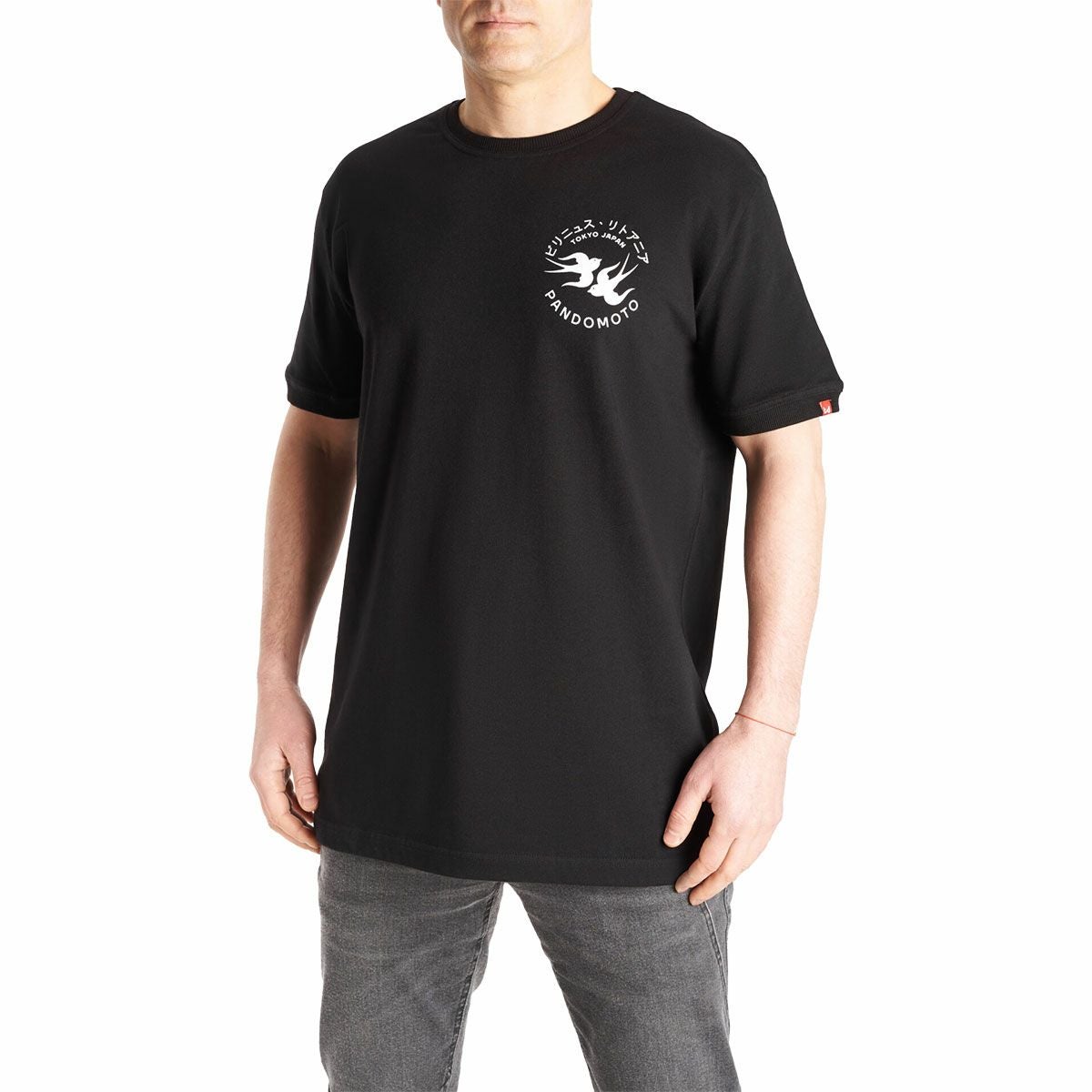 PANDO MOTO｜マイク トーキョー Tシャツ｜ブラック｜モデル着用