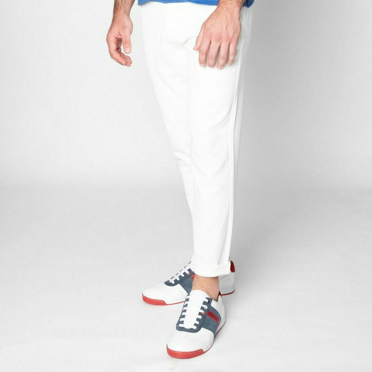 Linea di Corsa｜ハラマ ビアンコ｜スニーカー｜ホワイト×ブルー×レッド｜モデル着用