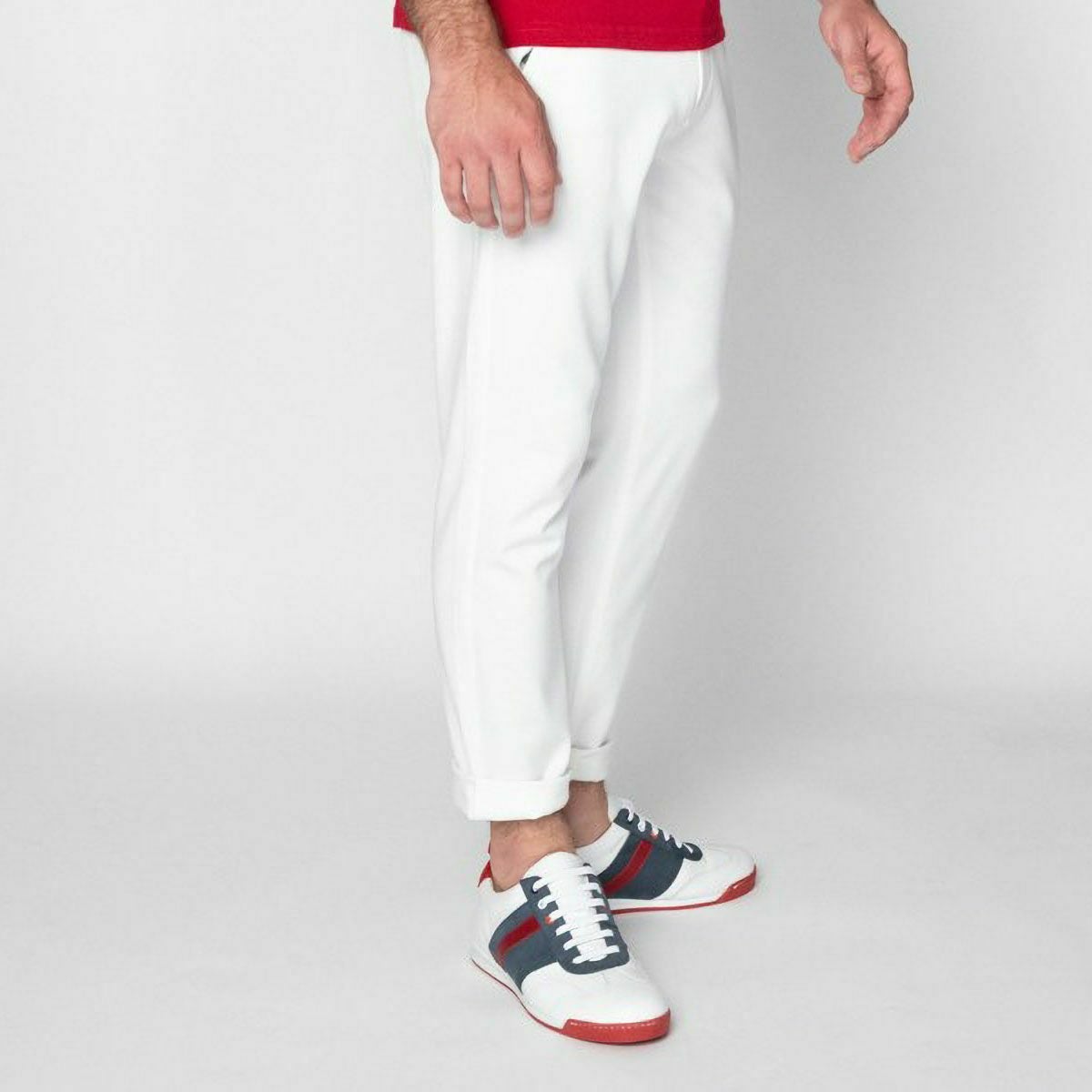 Linea di Corsa｜ハラマ ビアンコ｜スニーカー｜ホワイト×ブルー×レッド｜モデル着用