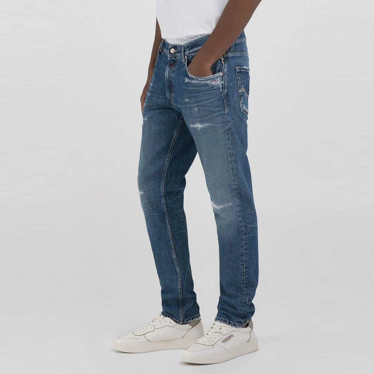 Replay｜ミッキム テーパード フィット ジーンズ ブルー｜デニム｜ミディアムブルー｜モデル着用