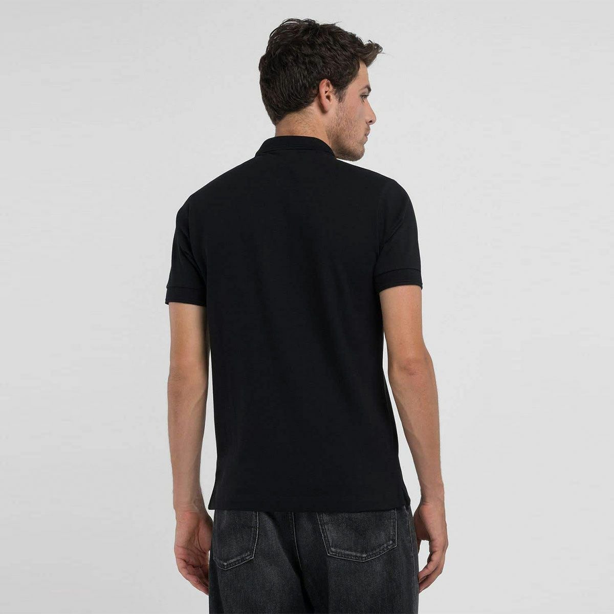 Replay｜タイガーグラフィック ポロシャツ｜ブラック｜モデル着用