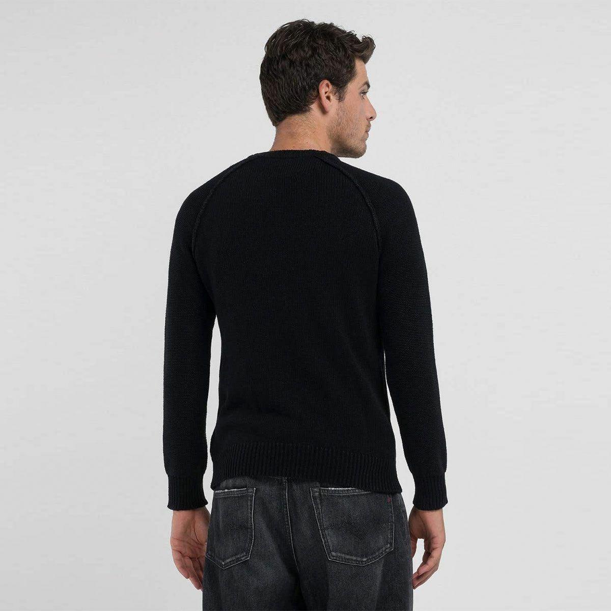 Replay｜クルーネック タイガー セーター｜ニット｜ブラック｜モデル着用