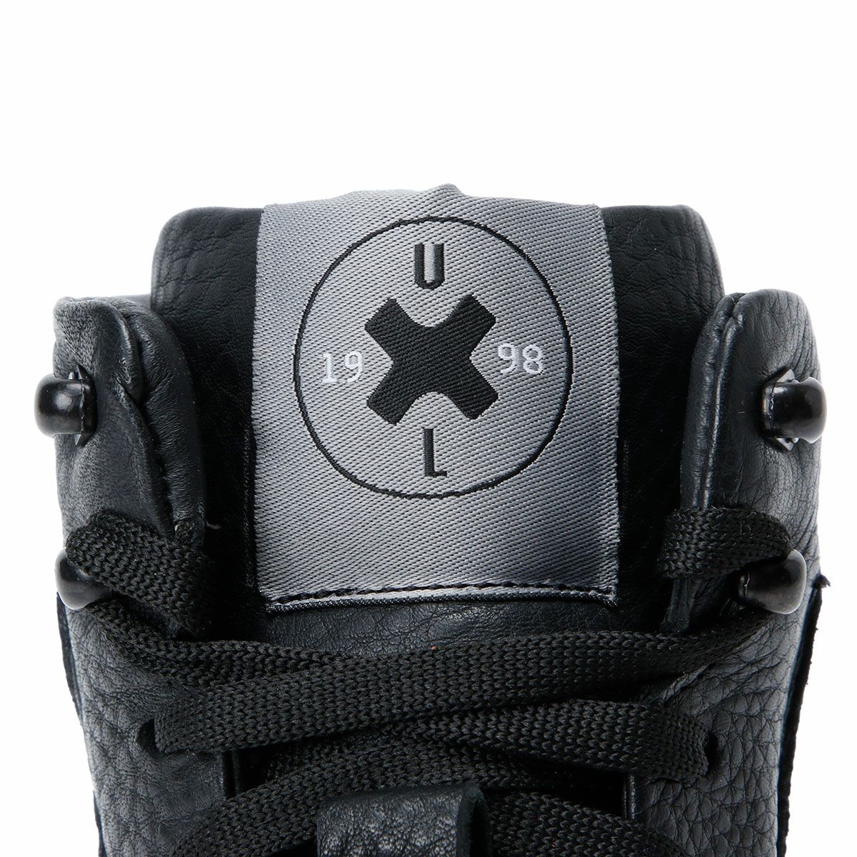 UMBERTO x LUCE｜MX エディション 2024｜スニーカータイプ｜ブラック