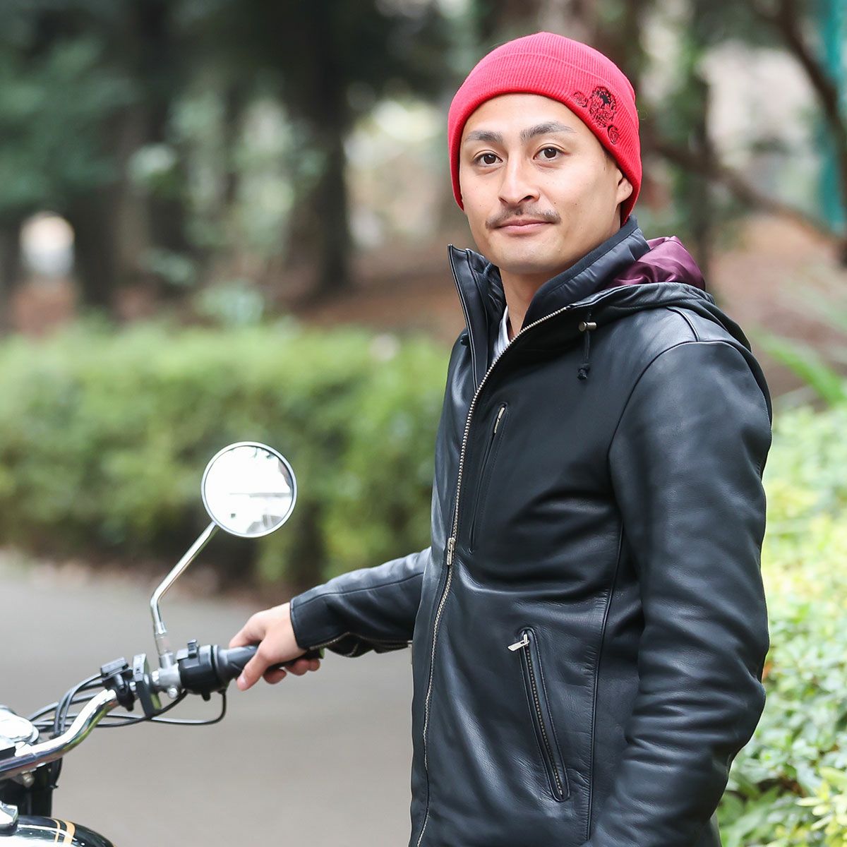 Dark｜ダブルニット｜帽子｜レッド｜モデル着用