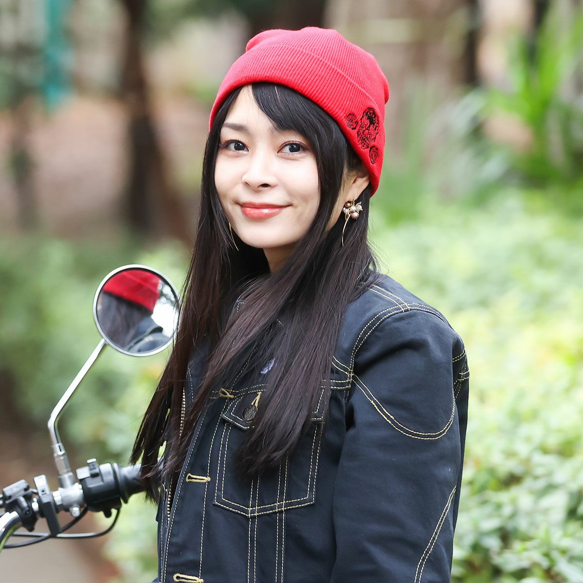 Dark｜ダブルニット｜帽子｜レッド｜モデル着用