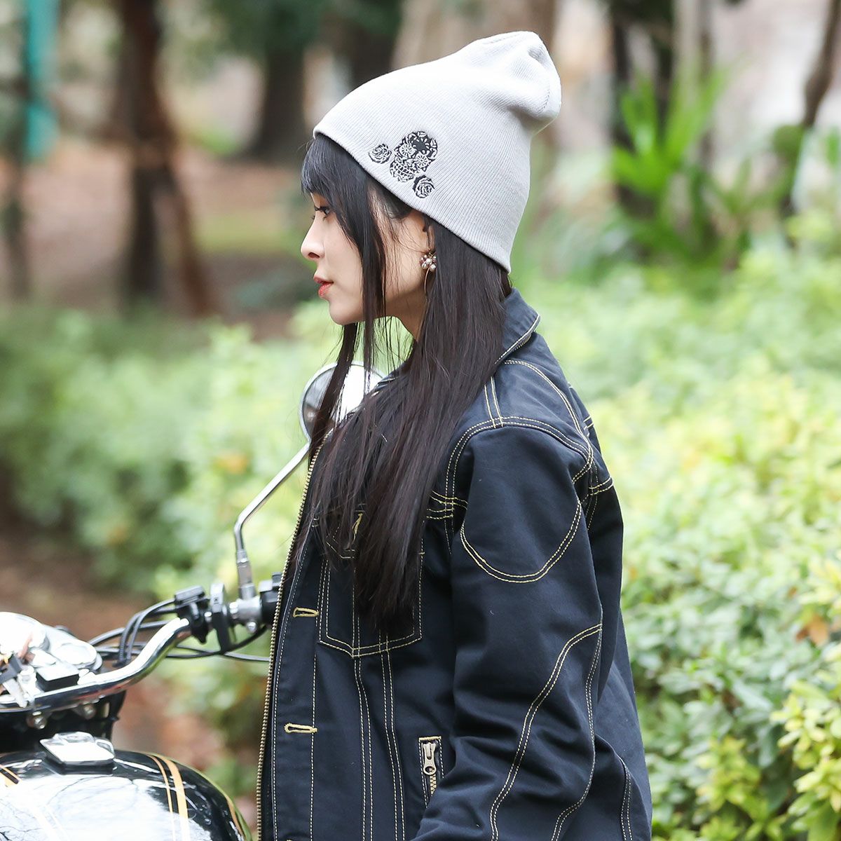 Dark｜シングルニット｜帽子｜グレー｜モデル着用