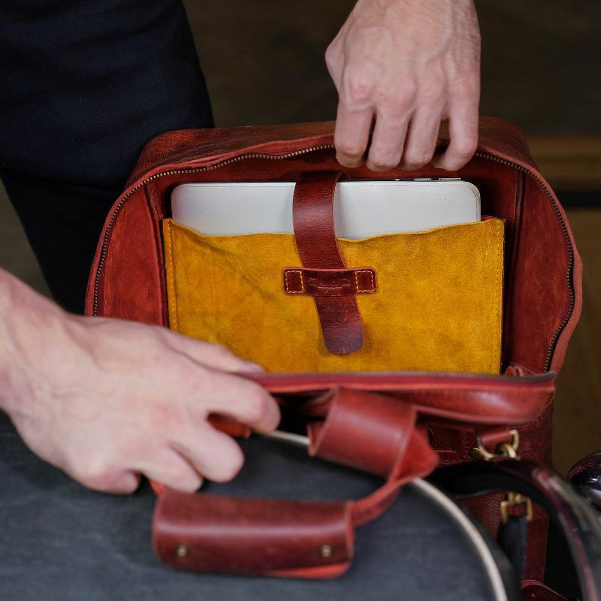 Trip Machine｜イーストウッド バックパック｜チェリーレッド｜使用イメージ