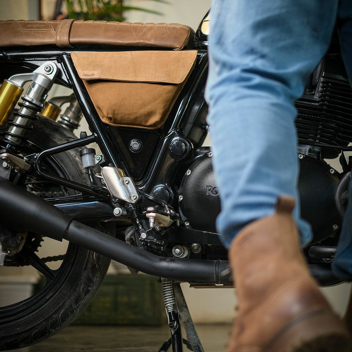 Trip Machine｜レネゲード サイド パネル（左右ペア）｜サイドバッグ｜ブラウン×タバコ｜使用イメージ