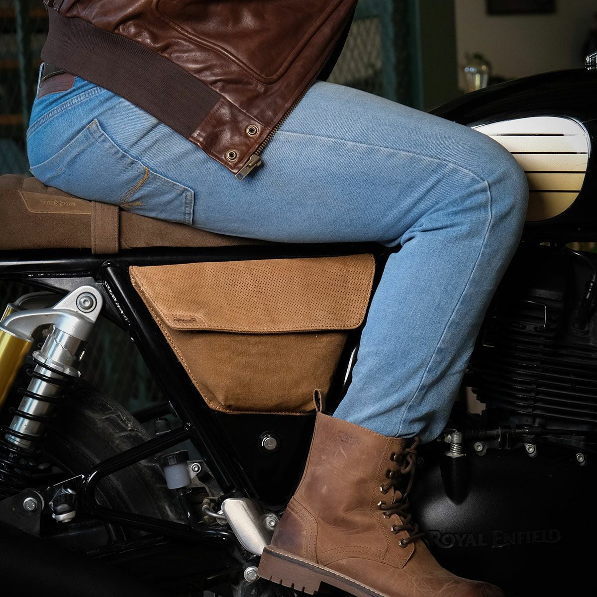 Trip Machine｜レネゲード サイド パネル（左右ペア）｜サイドバッグ｜ブラウン×タバコ｜使用イメージ