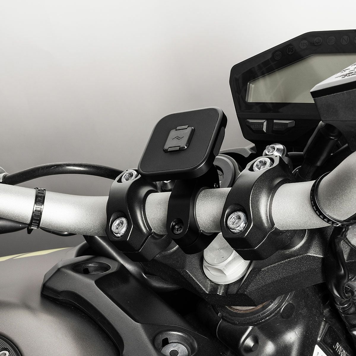 Peak Design｜モーターサイクル バー マウント V2｜その他雑貨｜ブラック｜使用イメージ