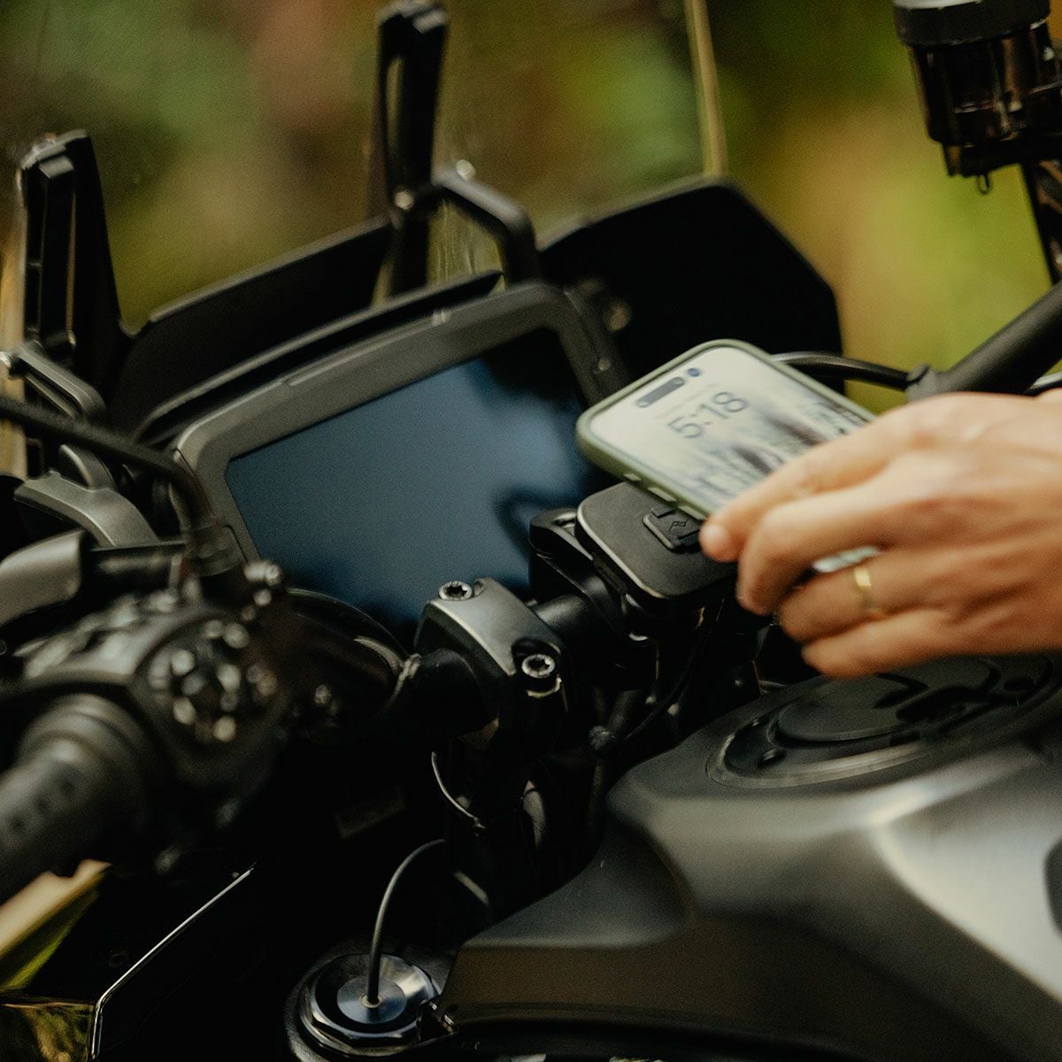 Peak Design ワイヤレス充電バーマウント　バイク ワイヤレス チャージング モーターサイクル バー マウント