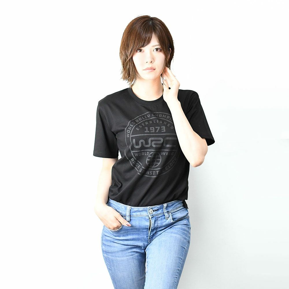 WRC｜WRCTシャツ サークル｜ブラック｜モデル着用