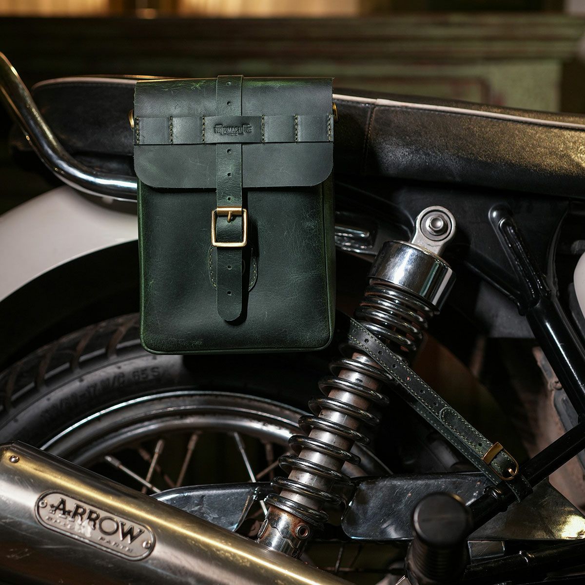 Trip Machine｜モト スリング バッグ｜サイドバッグ｜フォレストグリーン｜使用イメージ