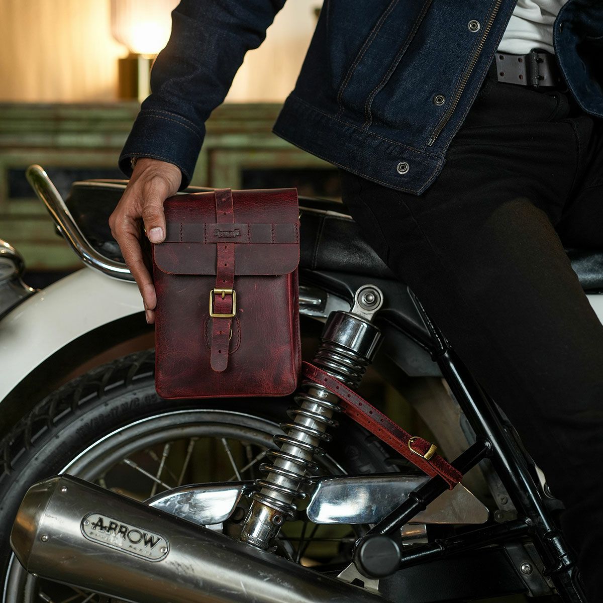 Trip Machine｜モト スリング バッグ｜サイドバッグ｜チェリーレッド｜使用イメージ