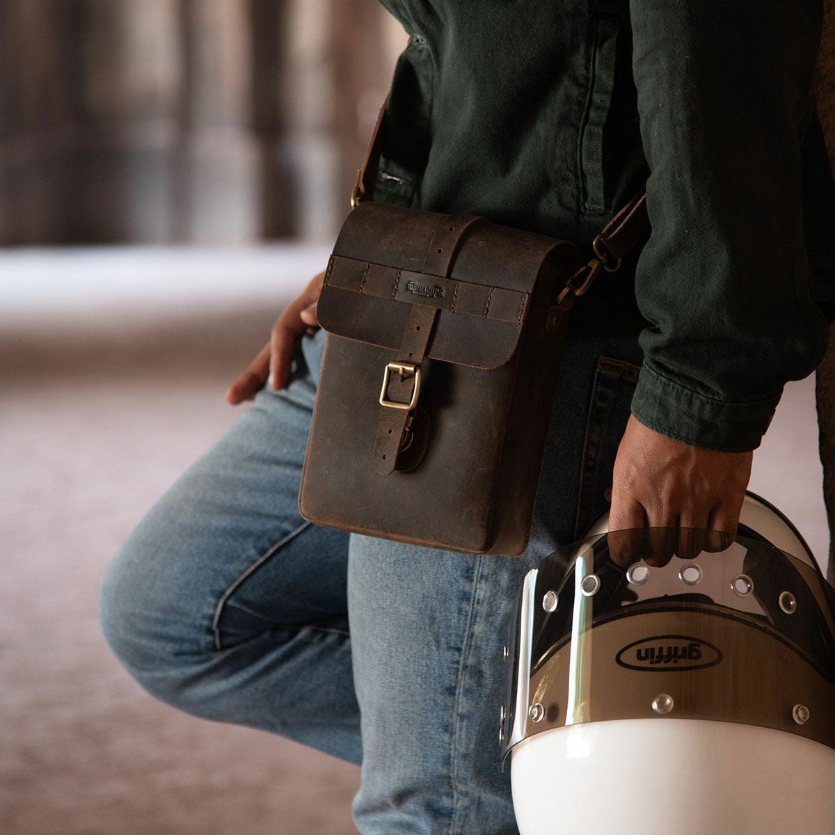 Trip Machine｜モト スリング バッグ｜サイドバッグ｜モカ｜使用イメージ