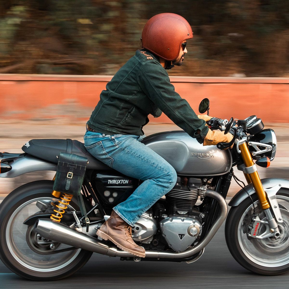 Trip Machine｜モト スリング バッグ｜サイドバッグ｜フォレストグリーン｜使用イメージ