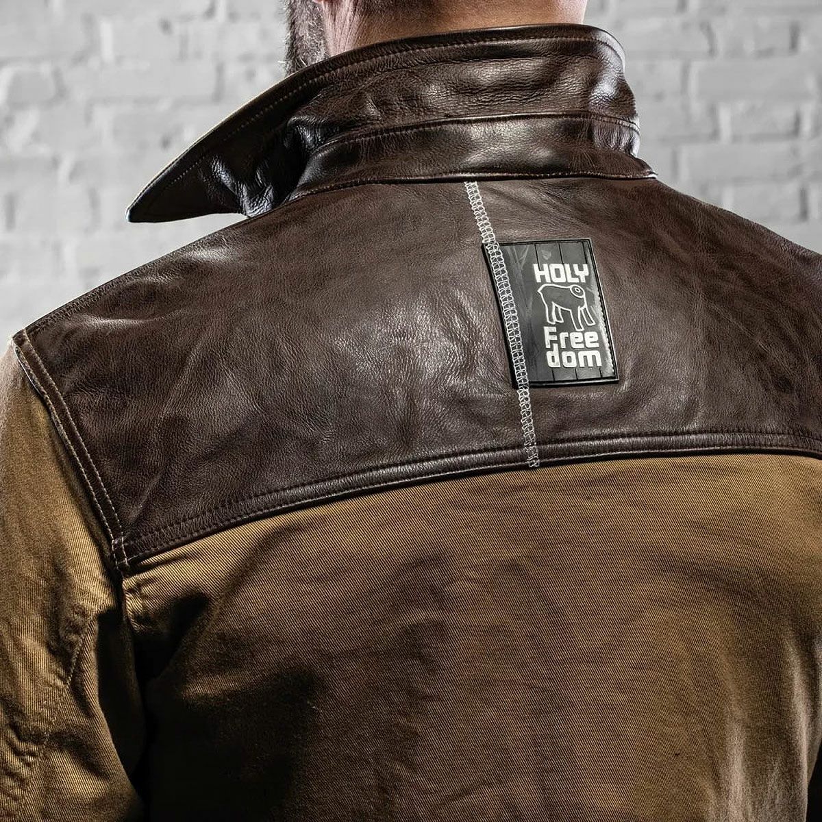 HolyFreedom｜コヨーテ ジャケット｜ファブリック｜コヨーテ×タン｜モデル着用