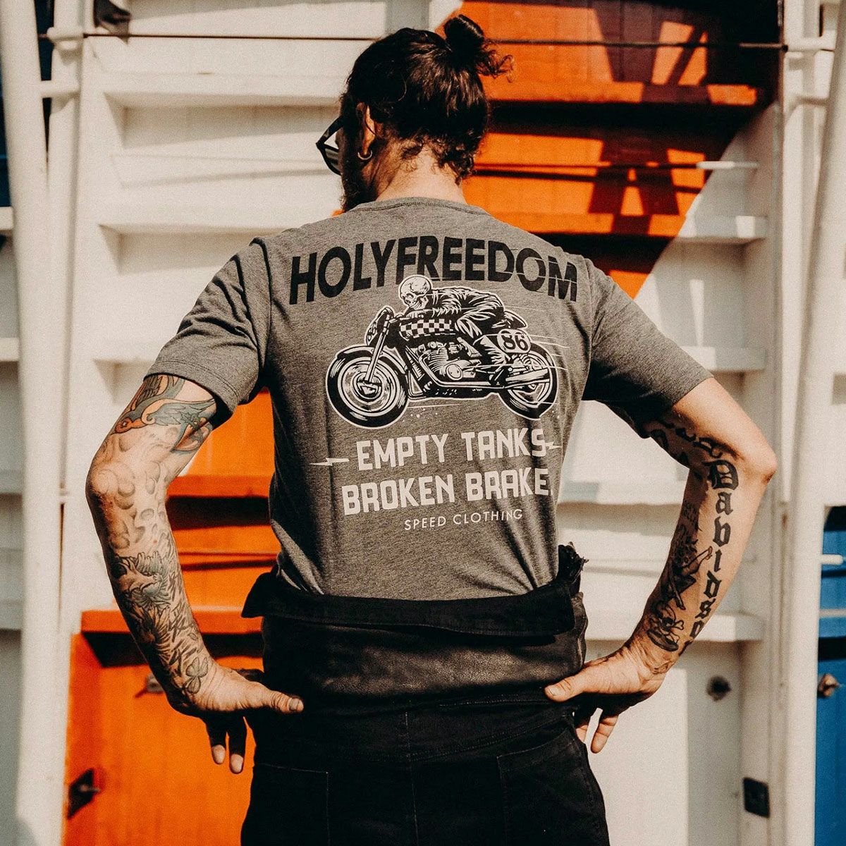HolyFreedom｜ゴーストライダー Tシャツ｜グレー｜モデル着用