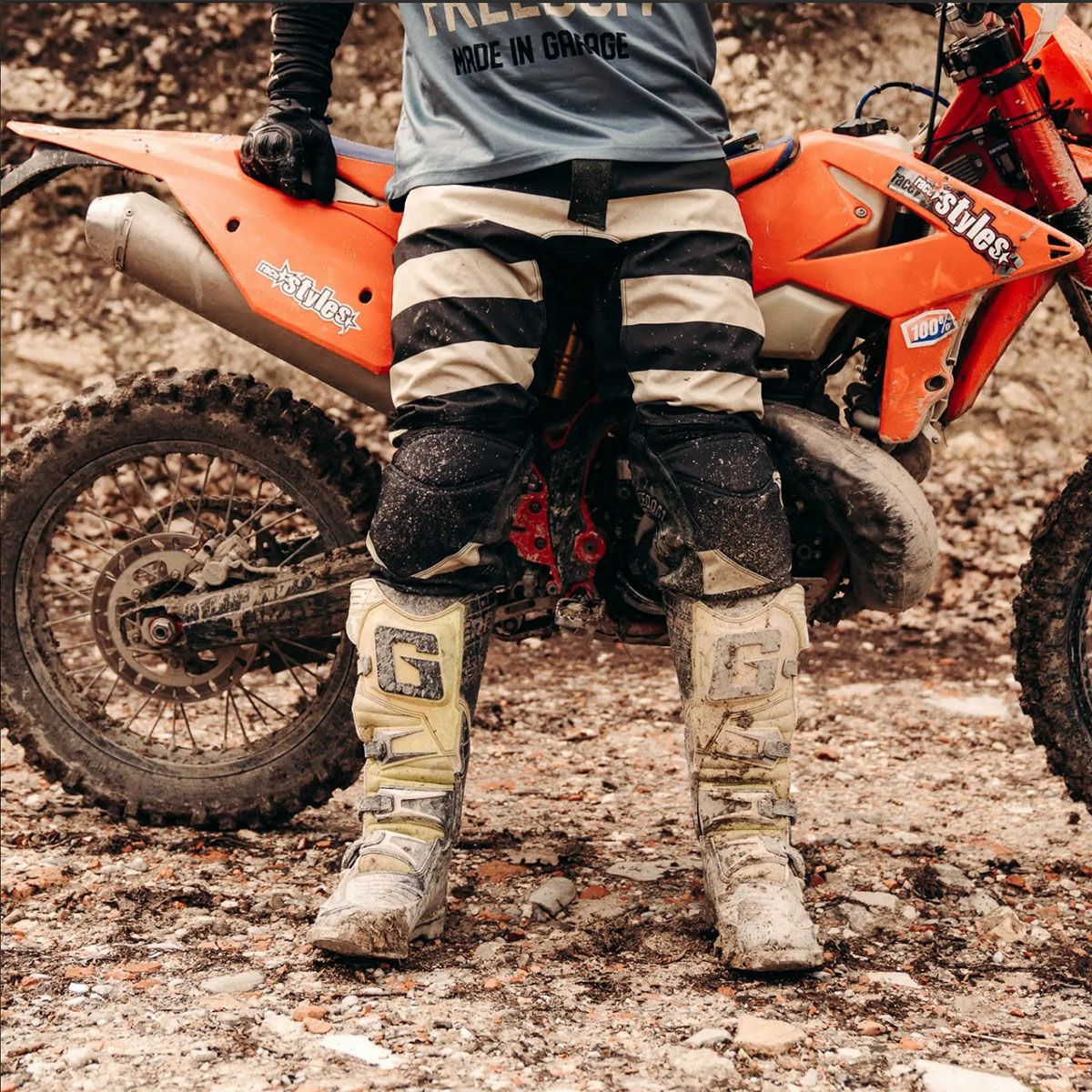 HolyFreedom｜マッド ブラック トラウザー｜その他パンツ｜ブラック｜モデル着用